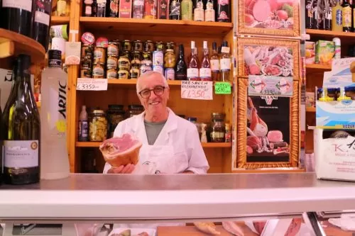 チーズ屋さんのおじさん
