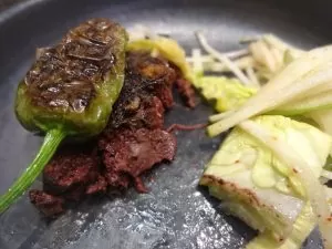 Terrine de boudin noir Béarnais,pommes en salade